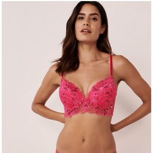 La Vie en Rose Lace Bra – Size 34A – Preloved